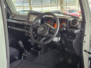 Suzuki Jimny 1.5 GLX AllGrip 3-door manual - Image 10