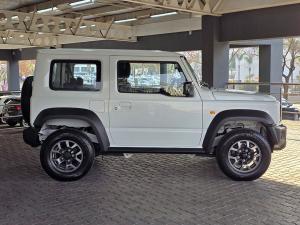 Suzuki Jimny 1.5 GLX AllGrip 3-door manual - Image 8