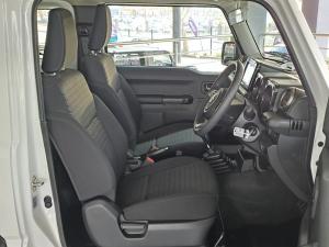 Suzuki Jimny 1.5 GLX AllGrip 3-door manual - Image 9