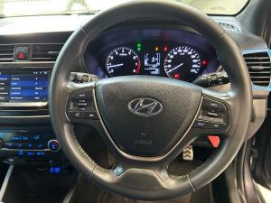 Hyundai i20 Active 1.4 Fluid - Image 12