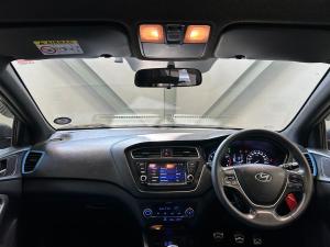 Hyundai i20 Active 1.4 Fluid - Image 13