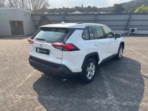 Toyota RAV4 2.0 GX auto - Image 2