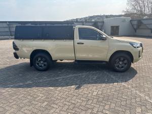 Toyota Hilux 2.4GD-6 single cab 4x4 Raider manual - Image 3