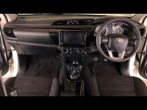 Toyota Hilux 2.4GD-6 single cab 4x4 Raider manual - Image 6