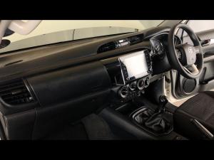 Toyota Hilux 2.4GD-6 single cab 4x4 Raider manual - Image 7