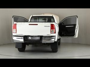 Toyota Hilux 2.4GD-6 single cab 4x4 Raider manual - Image 9