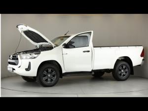 Toyota Hilux 2.4GD-6 single cab 4x4 Raider manual - Image 12