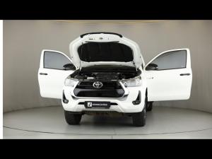 Toyota Hilux 2.4GD-6 single cab 4x4 Raider manual - Image 13