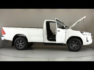 Toyota Hilux 2.4GD-6 single cab 4x4 Raider manual - Image 15