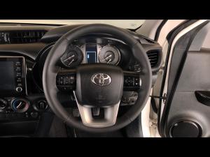 Toyota Hilux 2.4GD-6 single cab 4x4 Raider manual - Image 26