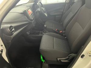 Toyota Vitz 1.0 XR manual - Image 7