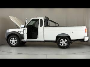 Mahindra Pik Up 2.2CRDe single cab S4 (aircon) - Image 11