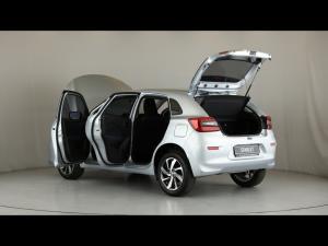 Toyota Starlet 1.5 XS auto - Image 10