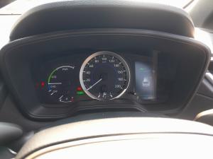 Toyota Corolla Cross 1.8 Hybrid XS - Image 11