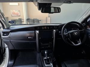 Toyota Fortuner 2.8 GD-6 4X4 VX automatic - Image 6