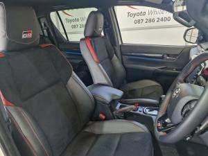 Toyota Hilux 2.8 GD-6 GR-S 4X4 automaticD/C - Image 7