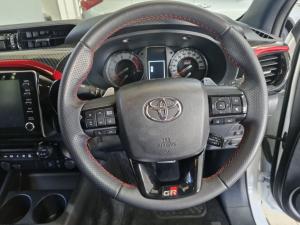 Toyota Hilux 2.8 GD-6 GR-S 4X4 automaticD/C - Image 8