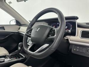 Mahindra XUV 700 2.0 AX7L automatic - Image 16