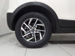 Mahindra XUV300 1.5TD W8 - Image 8