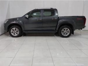 Isuzu KB 300D-Teq double cab 4x4 LX auto - Image 2