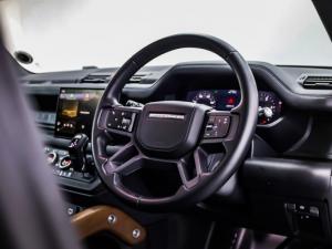 Land Rover Defender 110 D300 X-Dynamic HSE - Image 11
