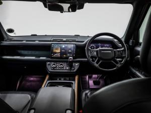 Land Rover Defender 110 D300 X-Dynamic HSE - Image 13