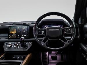 Land Rover Defender 110 D300 X-Dynamic HSE - Image 18