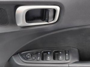 Hyundai Venue 1.0T Fluid auto - Image 13