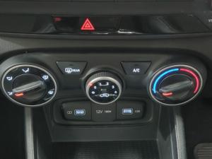 Hyundai Venue 1.0T Fluid auto - Image 9