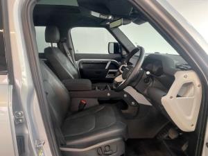 Land Rover Defender 110 D300 X-Dynamic SE - Image 17
