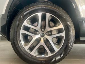 Land Rover Defender 110 D300 X-Dynamic SE - Image 6