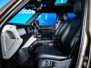 Land Rover Defender 110 D240 X-Dynamic SE - Image 15