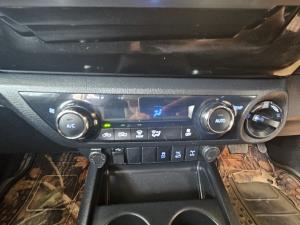 Toyota Hilux 2.8GD-6 double cab 4x4 Legend 50 auto - Image 13