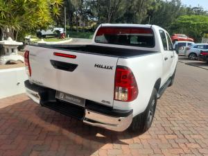 Toyota Hilux 2.4GD-6 double cab 4x4 Raider manual - Image 2
