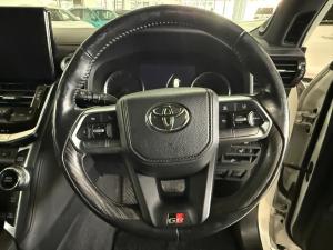 Toyota Land Cruiser 300 3.3D GR-Sport - Image 8