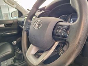 Toyota Hilux 2.4GD-6 single cab 4x4 Raider manual - Image 10