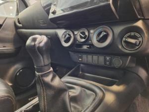 Toyota Hilux 2.4GD-6 single cab 4x4 Raider manual - Image 11