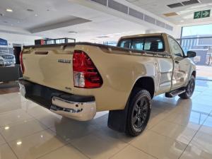 Toyota Hilux 2.4GD-6 single cab 4x4 Raider manual - Image 6