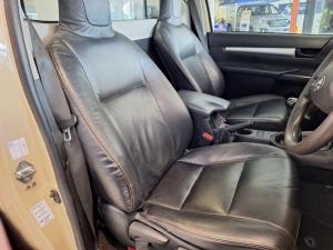 Toyota Hilux 2.4GD-6 single cab 4x4 Raider manual - Image 9