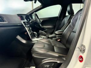 Volvo V40 Cross Country D4 Inscription - Image 12