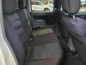 Nissan NP300 Hardbody 2.5TDi double cab 4x4 - Image 12