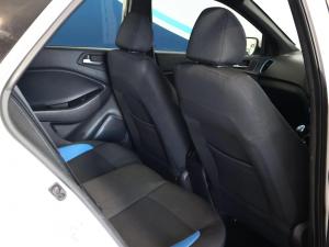 Hyundai i20 Active 1.4 Fluid - Image 18