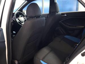 Hyundai i20 Active 1.4 Fluid - Image 24