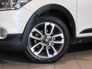 Hyundai i20 Active 1.4 Fluid - Image 3