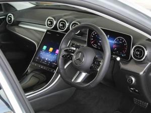 Mercedes-Benz C-Class C200 Avantgarde - Image 11