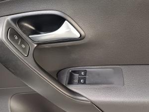 Volkswagen Polo Vivo hatch 1.4 Comfortline - Image 18