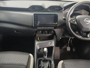 Nissan Magnite 1.0 Turbo Acenta Kuro auto - Image 11