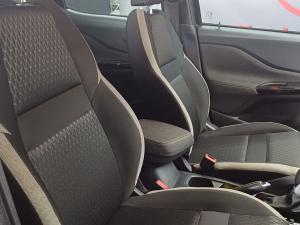 Nissan Magnite 1.0 Turbo Acenta Kuro auto - Image 14