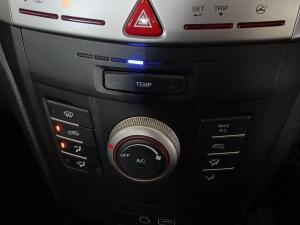 Mahindra XUV300 1.5TD W6 - Image 18
