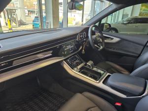 Audi Q7 45TDI quattro S line Competition Edition - Image 18